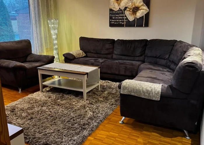 Detached House, 3 Bedrooms, *